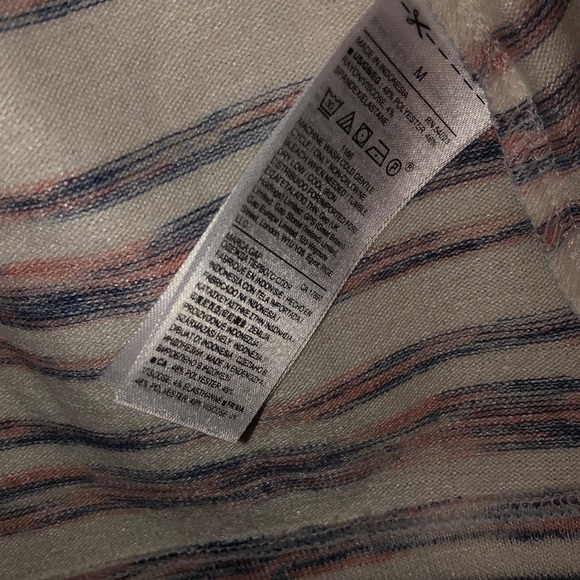 BRAND NEW GAP BRAND SLEEVELESS SHIRT w/ CUTE BACK - Picture 4 of 7